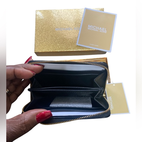 NWT Michael Kors Embossed Logo Card Case - Picture 3 of 5